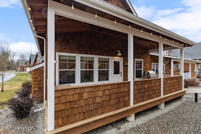 20 Hitchcock Dr, Dover, ID 83825