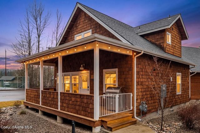 20 Hitchcock Dr, Dover, ID 83825