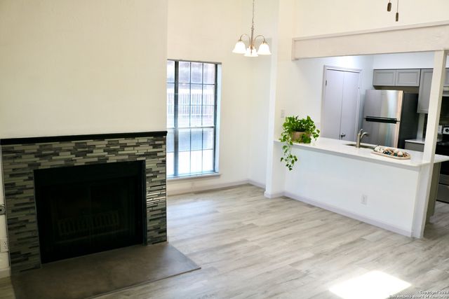 8611 Datapoint Dr Apt 10, San Antonio, TX 78229