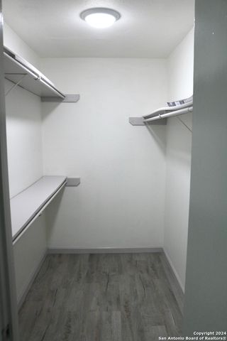 8611 Datapoint Dr Apt 10, San Antonio, TX 78229