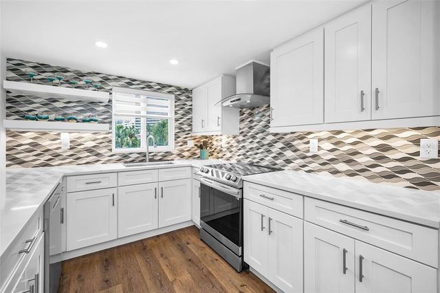 1351 GULF BOULEVARD 201, Clearwater Beach, FL 33767