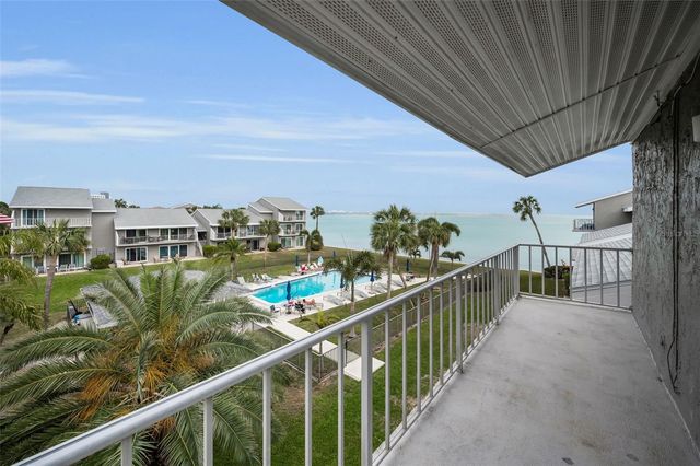 1351 GULF BOULEVARD 201, Clearwater Beach, FL 33767
