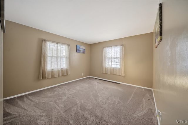 5621 West Genesee Street, Camillus, NY 13031