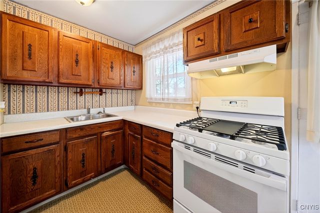 5621 West Genesee Street, Camillus, NY 13031