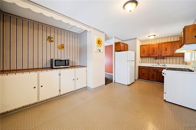 5621 West Genesee Street, Camillus, NY 13031