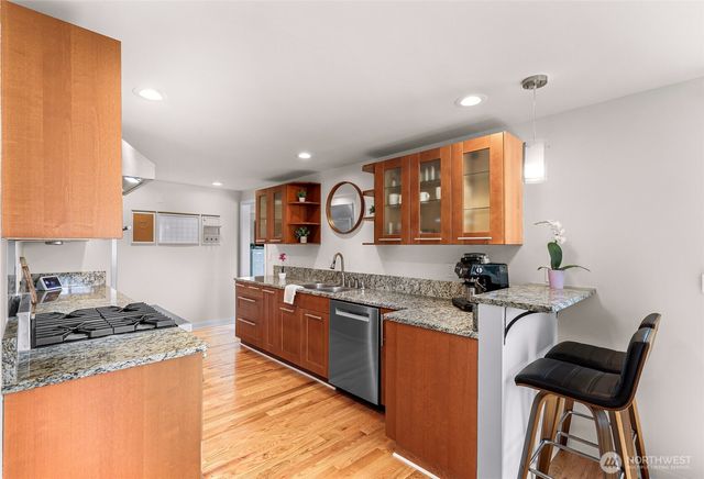 5717 59th Avenue NE, Seattle, WA 98105