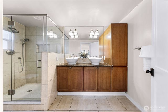 5717 59th Avenue NE, Seattle, WA 98105