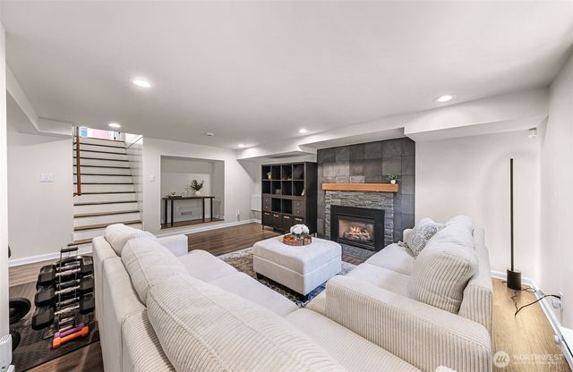 5717 59th Avenue NE, Seattle, WA 98105