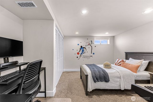 5717 59th Avenue NE, Seattle, WA 98105