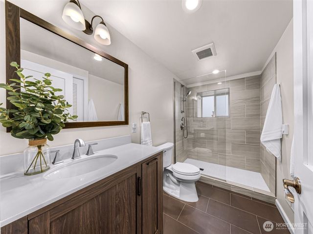 5717 59th Avenue NE, Seattle, WA 98105