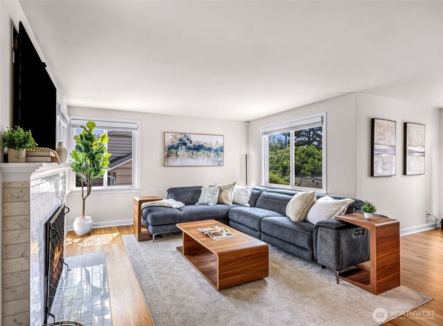 5717 59th Avenue NE, Seattle, WA 98105