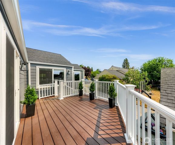 5717 59th Avenue NE, Seattle, WA 98105