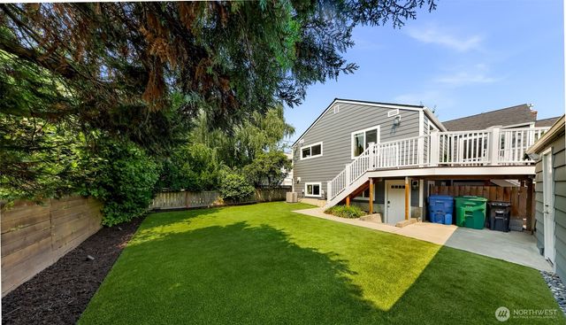 5717 59th Avenue NE, Seattle, WA 98105