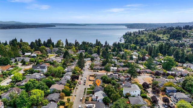5717 59th Avenue NE, Seattle, WA 98105