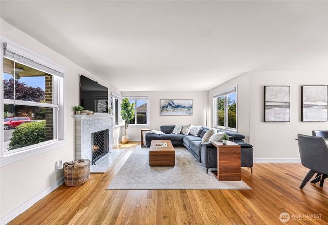 5717 59th Avenue NE, Seattle, WA 98105
