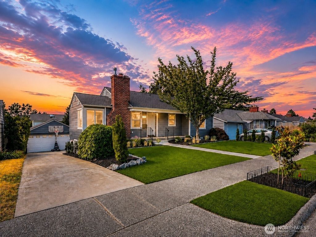 5717 59th Avenue NE, Seattle, WA 98105