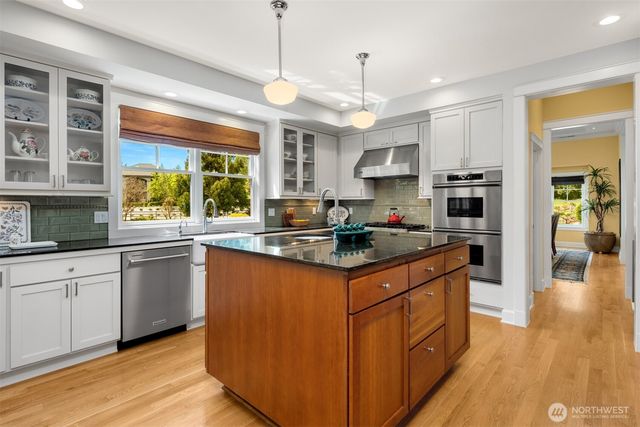 15032 152nd Avenue NE, Woodinville, WA 98072