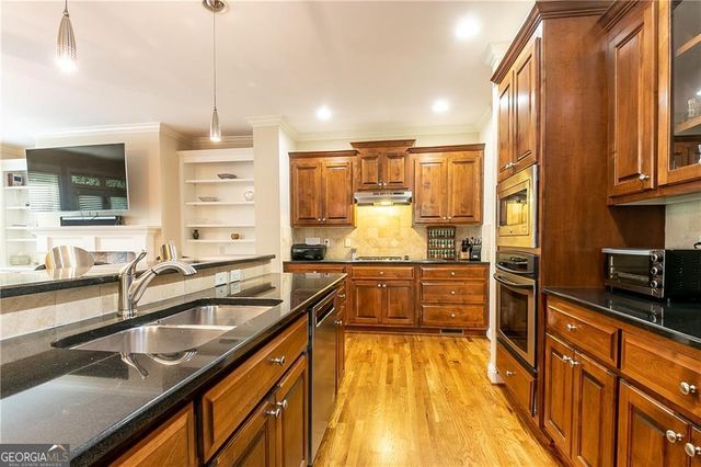 1262 Brickton Drive NW, Atlanta, GA 30318