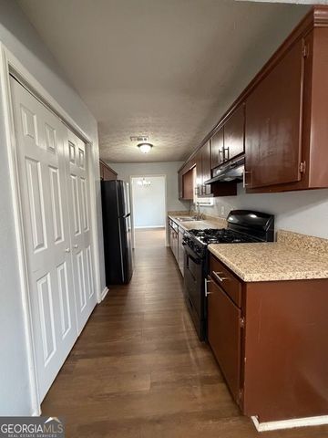 804 Emerald Forest Circle, Lawrenceville, GA 30044