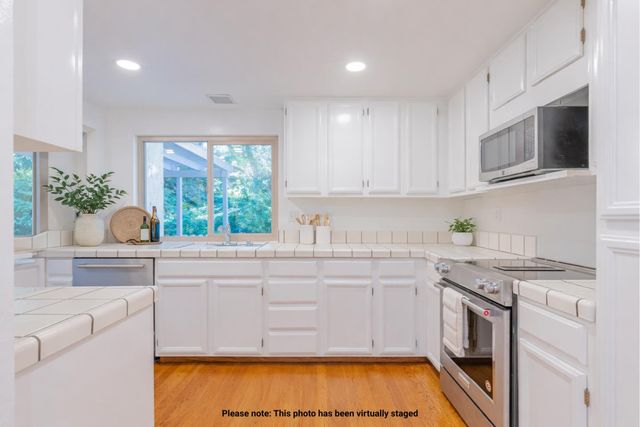 6 Havenridge Court, San Mateo, CA 94402