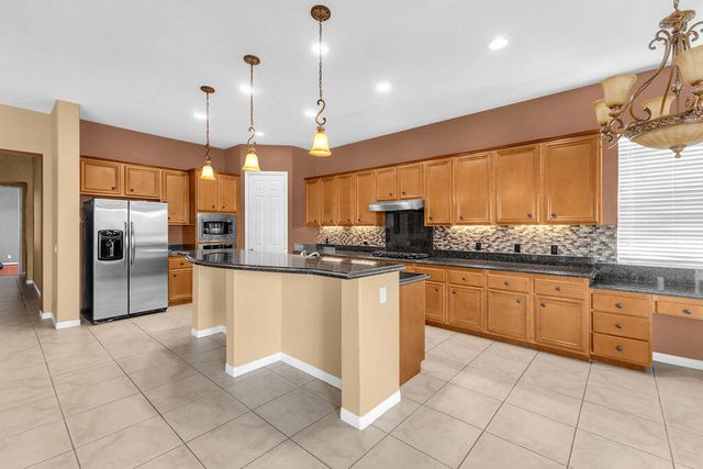 46109 Roadrunner Lane, La Quinta, CA 92253