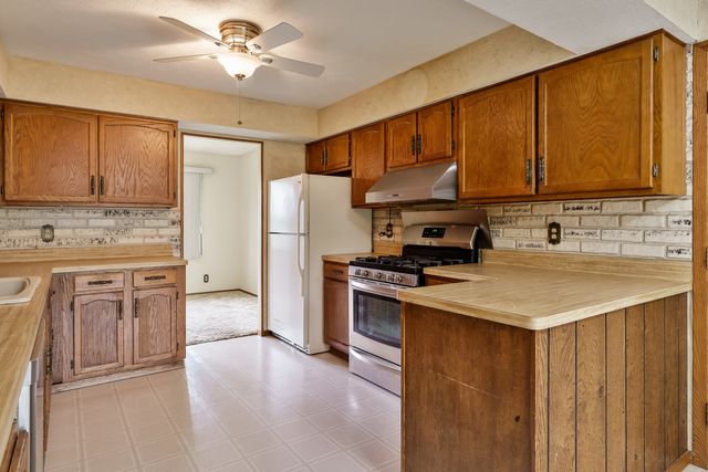 1796 BRACKNEL Boulevard, Rockford, IL 61103