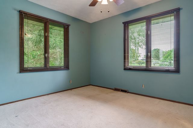 1796 BRACKNEL Boulevard, Rockford, IL 61103
