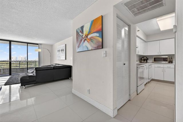 3300 NE 192nd St 1611, Aventura, FL 33180