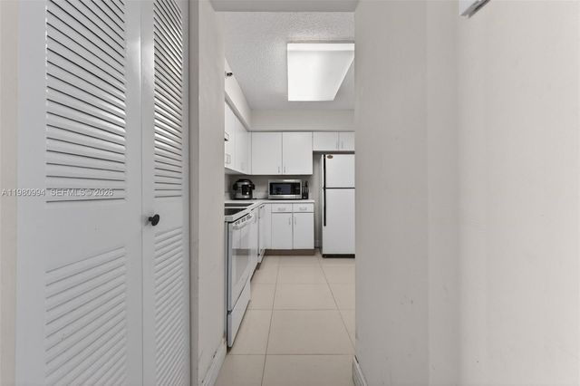 3300 NE 192nd St 1611, Aventura, FL 33180