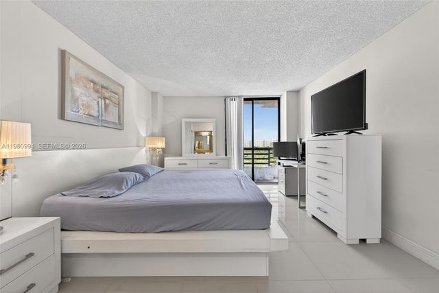 3300 NE 192nd St 1611, Aventura, FL 33180