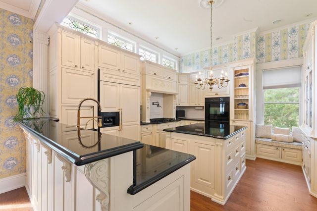 401 N Walnut Avenue Avenue, Eagle Lake, TX 77434