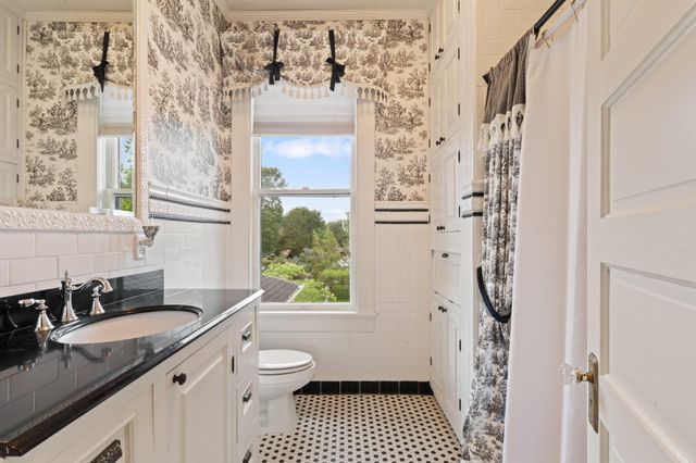 401 N Walnut Avenue Avenue, Eagle Lake, TX 77434