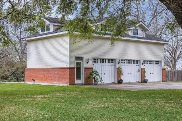 401 N Walnut Avenue Avenue, Eagle Lake, TX 77434
