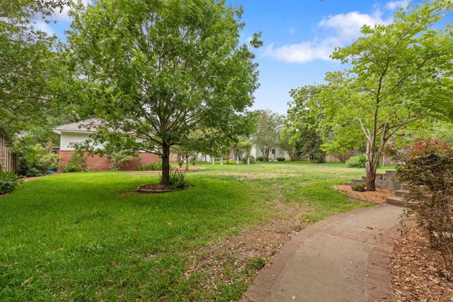 401 N Walnut Avenue Avenue, Eagle Lake, TX 77434