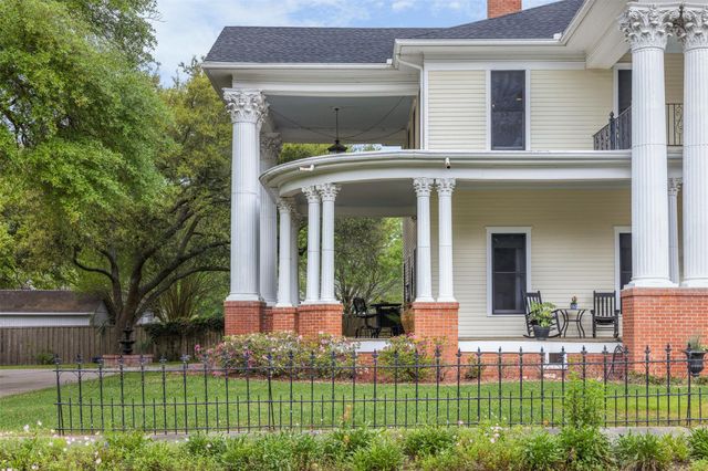 401 N Walnut Avenue Avenue, Eagle Lake, TX 77434