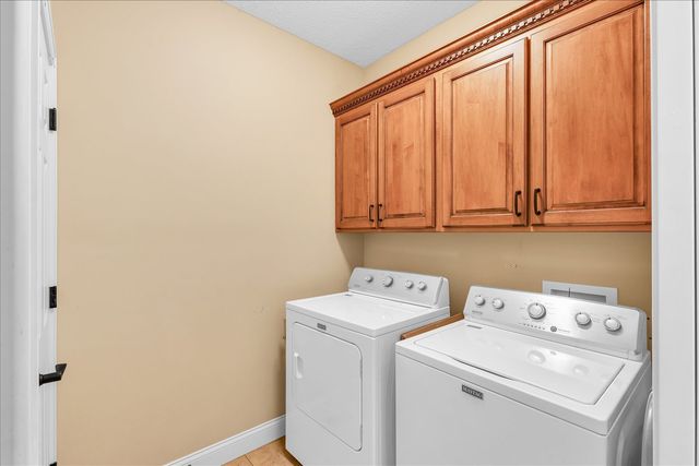 5005 Stonebridge Drive, Champaign, IL 61822