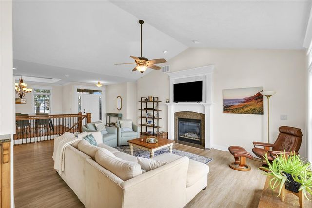 5005 Stonebridge Drive, Champaign, IL 61822