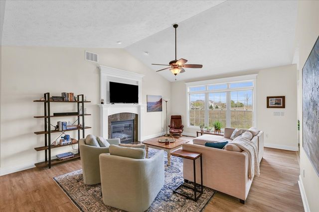 5005 Stonebridge Drive, Champaign, IL 61822