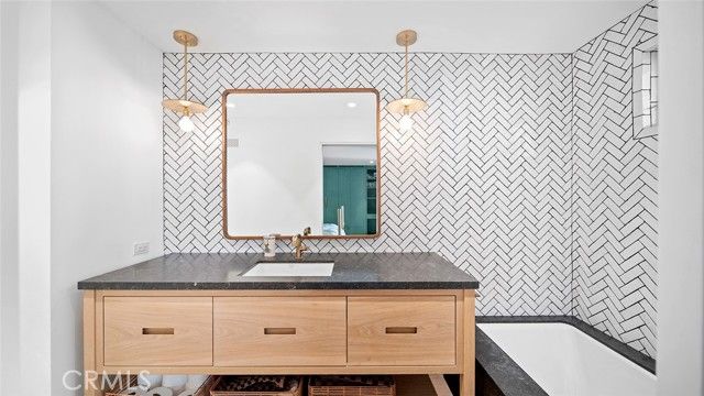 27 Emerald Bay, Laguna Beach, CA 92651