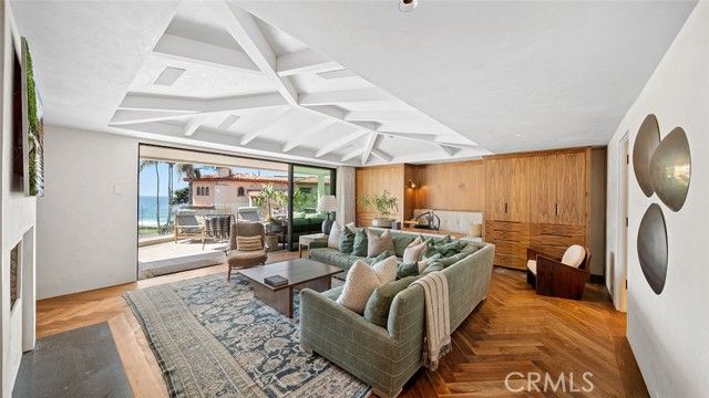 27 Emerald Bay, Laguna Beach, CA 92651