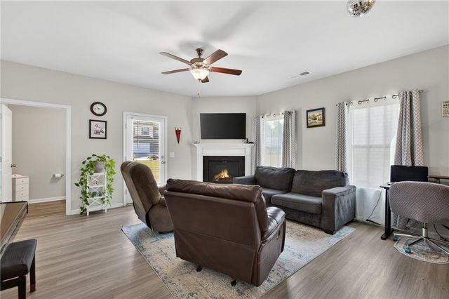103 Willowbrook Court, Calhoun, GA 30701
