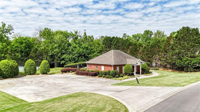 103 Willowbrook Court, Calhoun, GA 30701