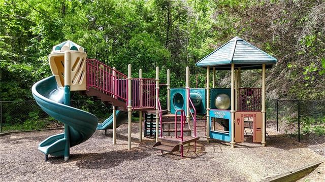 103 Willowbrook Court, Calhoun, GA 30701