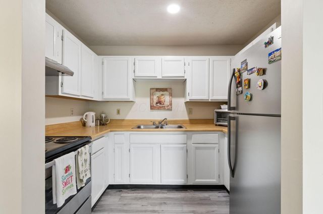 5885 Beechcroft Road, 302, Columbus, OH 43229