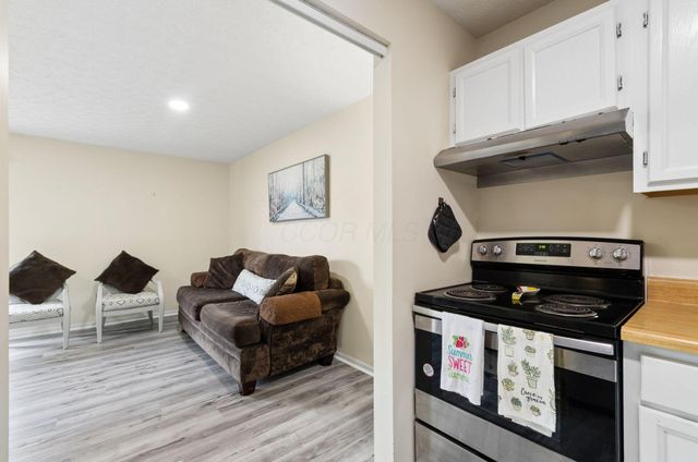 5885 Beechcroft Road, 302, Columbus, OH 43229
