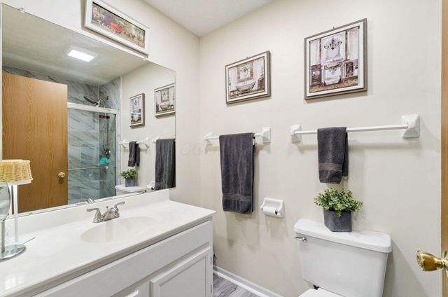 5885 Beechcroft Road, 302, Columbus, OH 43229