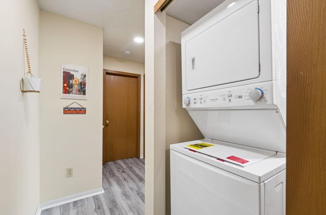 5885 Beechcroft Road, 302, Columbus, OH 43229