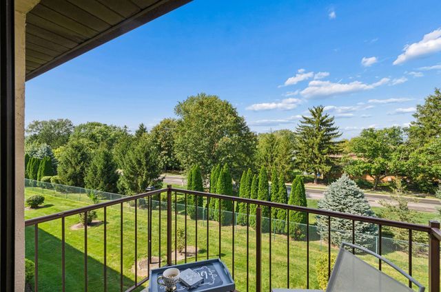 5885 Beechcroft Road, 302, Columbus, OH 43229