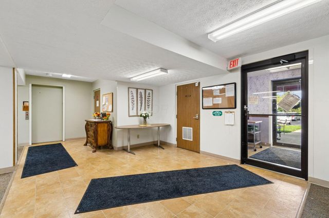 5885 Beechcroft Road, 302, Columbus, OH 43229