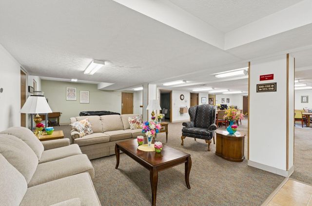 5885 Beechcroft Road, 302, Columbus, OH 43229